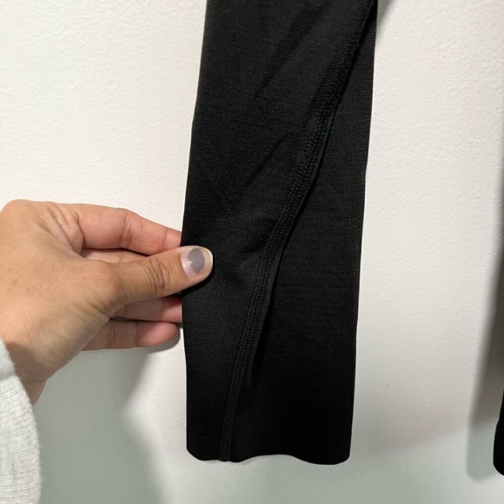 Lululemon Men’s Black Quarter-Zip Long Sleeve Shirt - Pit to Pit 20” - Picture 4 of 10